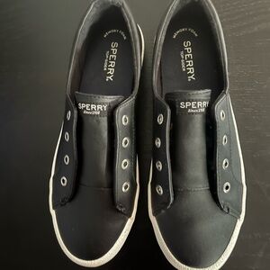 Sperry Women Sneakers - 8.5